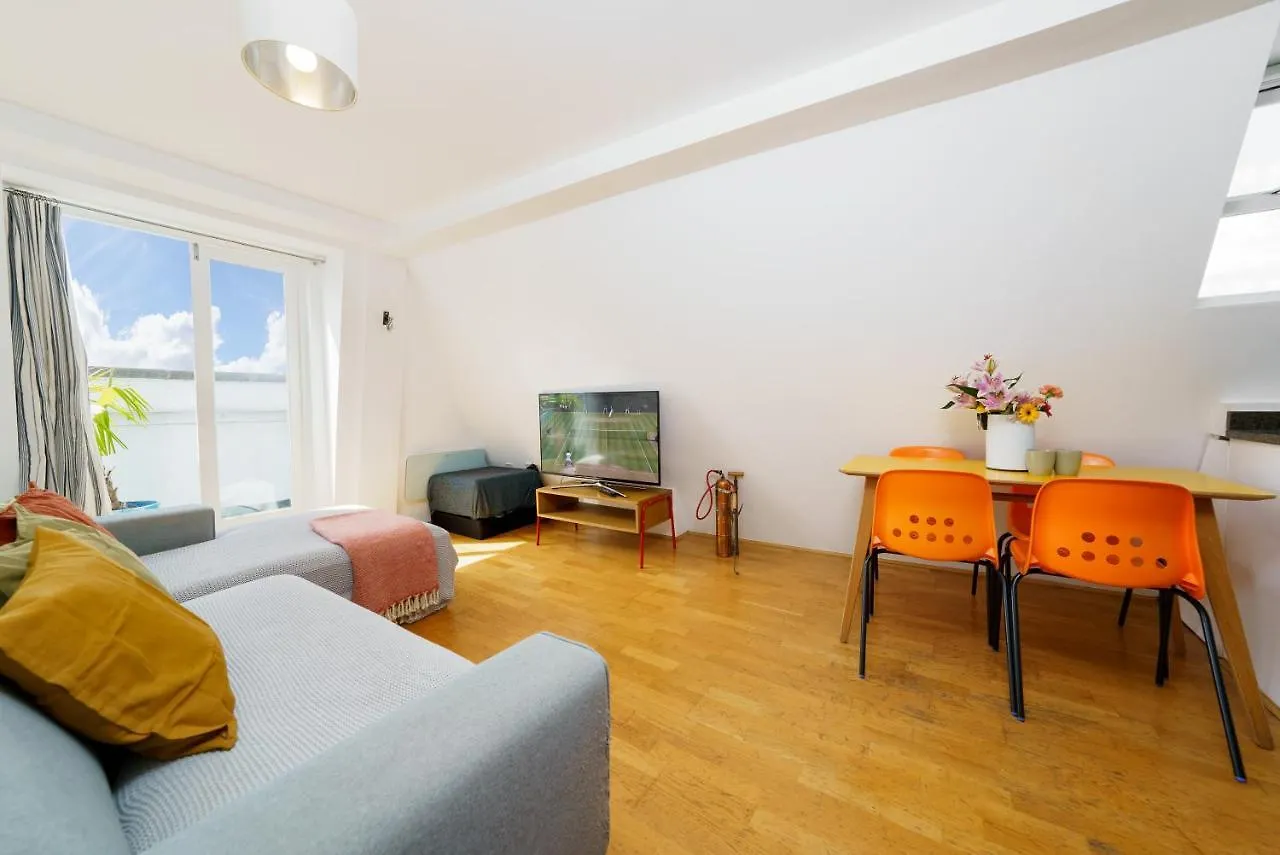 London Fields Apartment